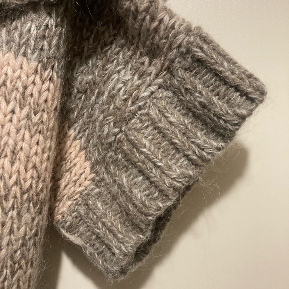 Moda International Lambs wool belted sweater - Picture 5 of 7